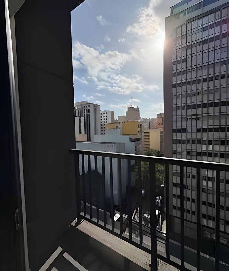 Studio Moderno com Sacada no coração de São Paulo